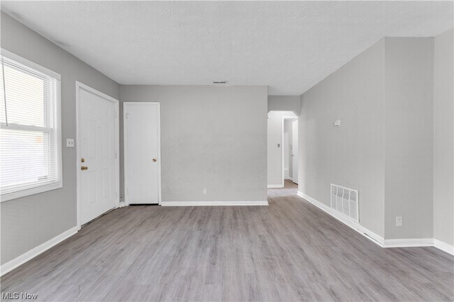 Foto del edificio - 14320 Glendale Ave