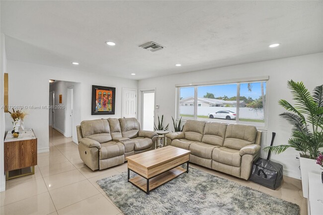 Foto del edificio - 5811 SW 95th Ct