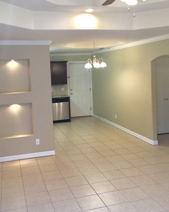 COZY,MODERN, CLEAN!! - 3604 Fairmont Ave