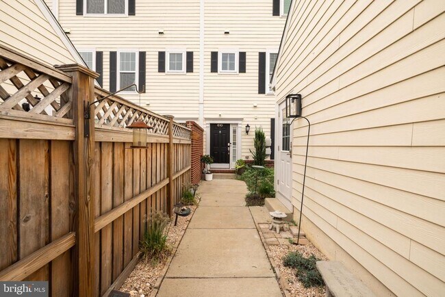 Foto del edificio - 610 Marina Landing Ln