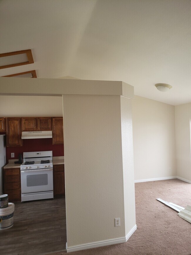 Building Photo - 440 S Christine Way, Kaysville, UT 84037