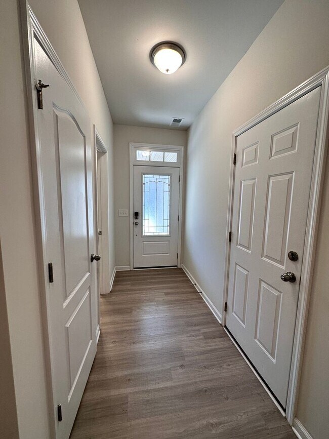 Building Photo - Exclusively Offered by Muse Realty Rentals...