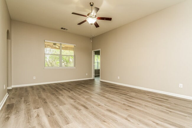 Foto del edificio - 1613 Mesquite Ln