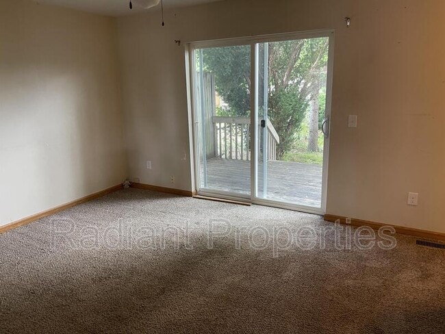 Foto del edificio - 1530 E 16th St
