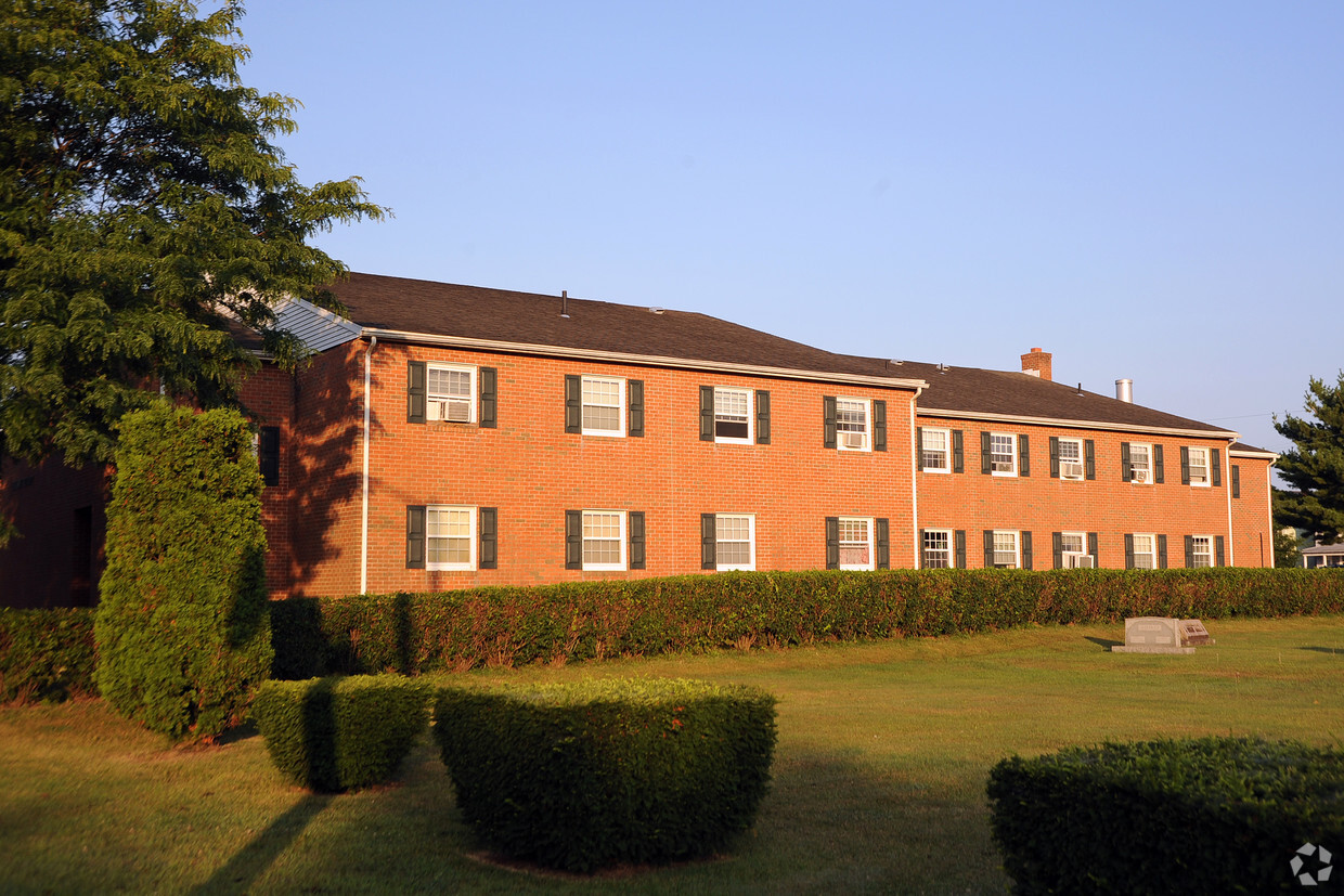 Foto del edificio - Laurel Court Apartments