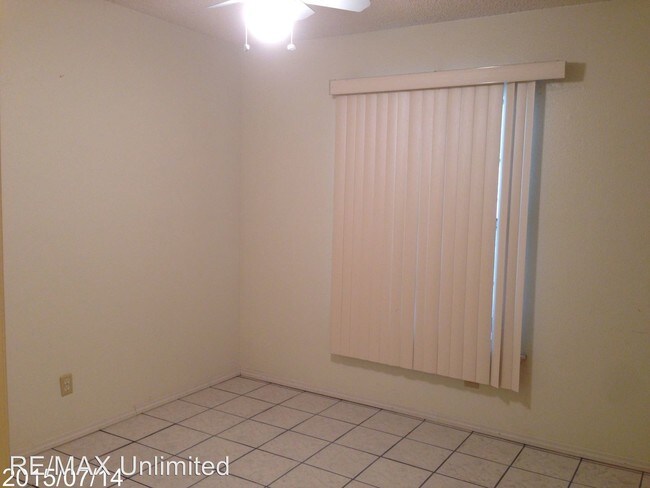 Building Photo - 934 Saddlebrook Dr