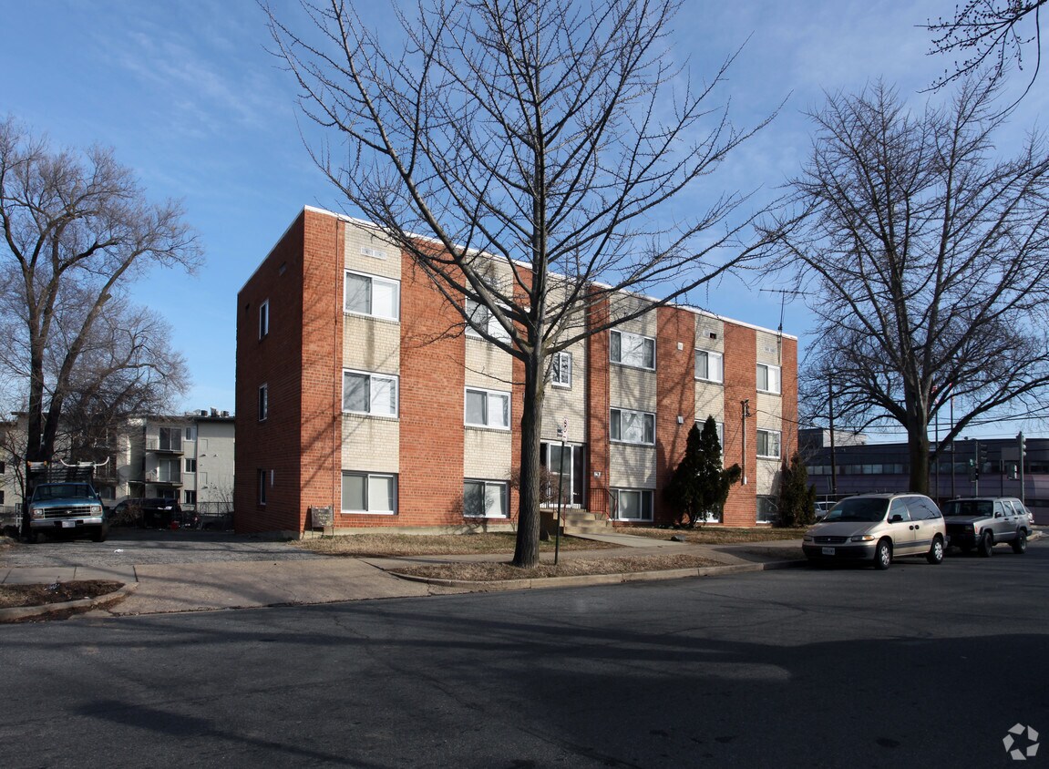 Primary Photo - 2436 Irving St SE