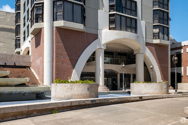 Building Photo - Chinatown Gateway Plaza