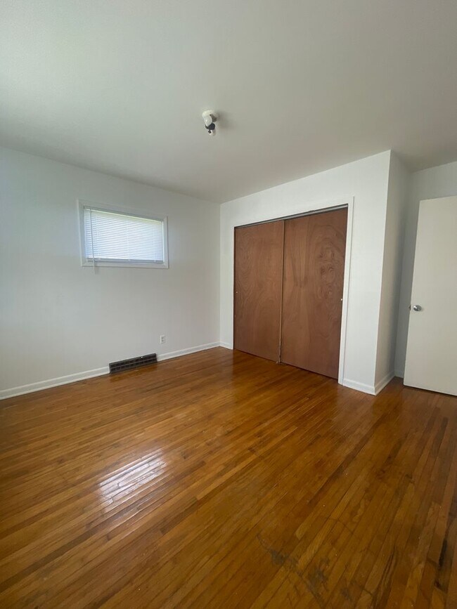 Foto del edificio - 2 bedroom 1 bath duplex