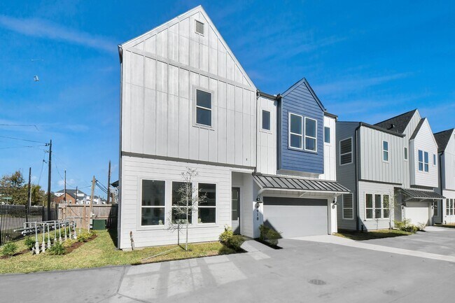 Building Photo - 8917 Laverne Shumard Ln