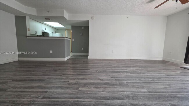 Foto del edificio - 5011 Wiles Rd