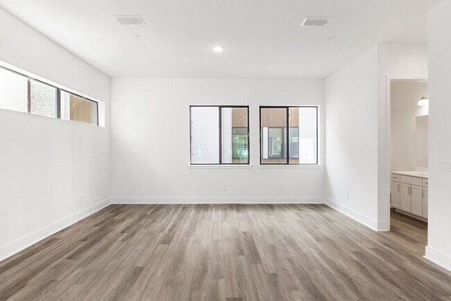 Foto del edificio - 56 W Harding St