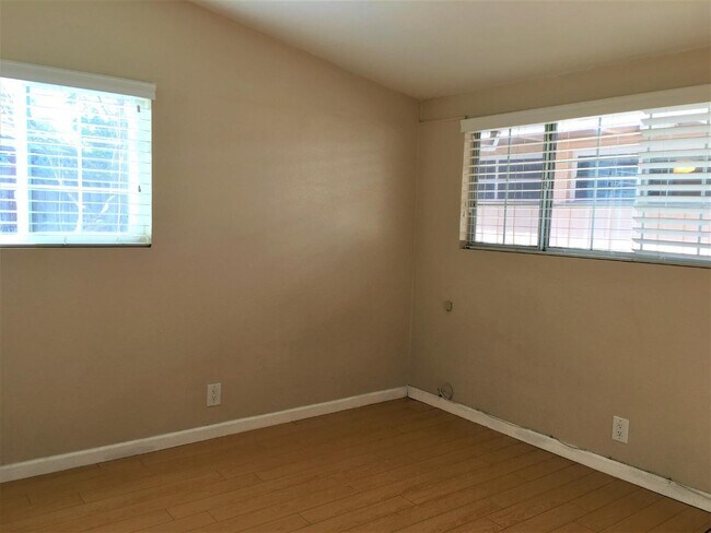 Building Photo - 10802 Gascoigne Dr