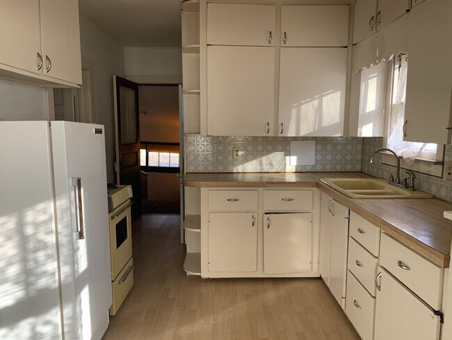 Foto del edificio - 903 E 5th St