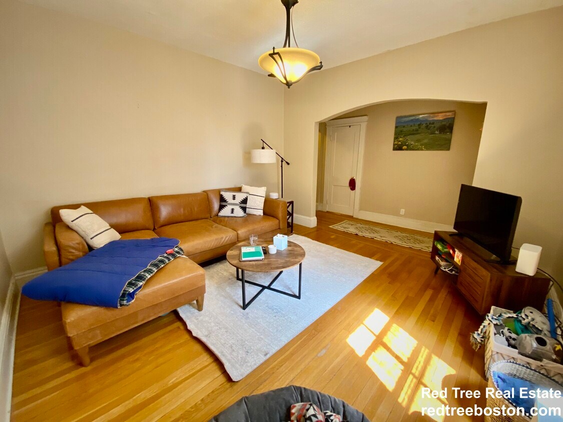 63 Longwood Ave Unit 4, Brookline, MA 02446 Condo for Rent in