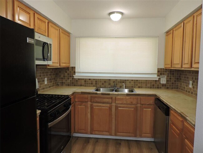 Building Photo - 1625 Chippeway Ln