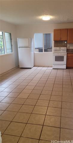 Building Photo - 87-560-560 Manuaihue St