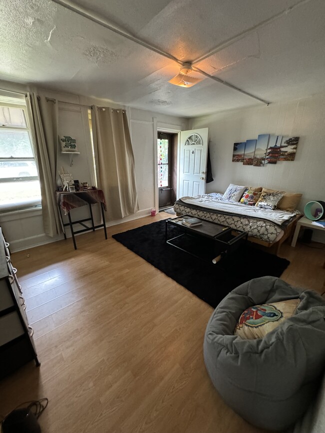 2490 N Bartlett Ave Unit 2490 North Bartlett, Milwaukee, WI 53211 ...