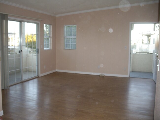 Living Room - 1901 Cutlass Dr