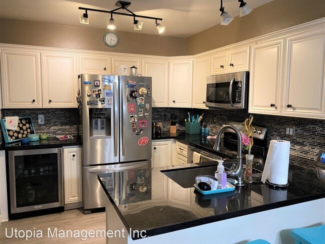 Building Photo - 3 br, 2.5 bath House - 580 Portsmouth Dr U...