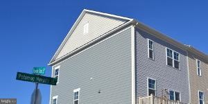 Building Photo - 3 bedroom in ROCKVILLE MD 20850