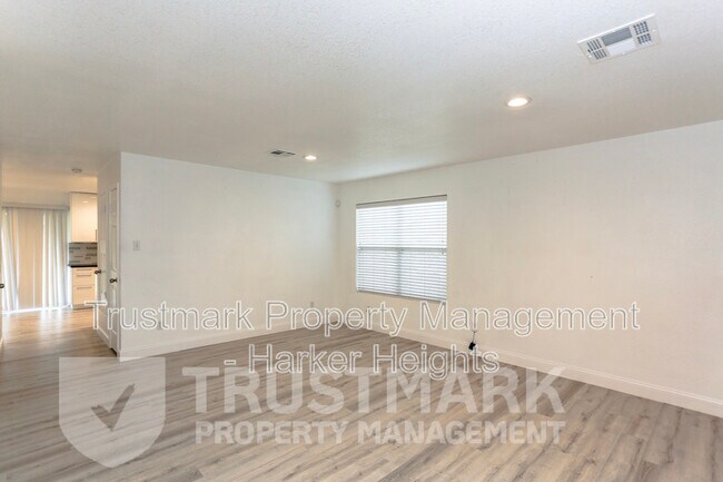 Building Photo - 6611 Taree Loop