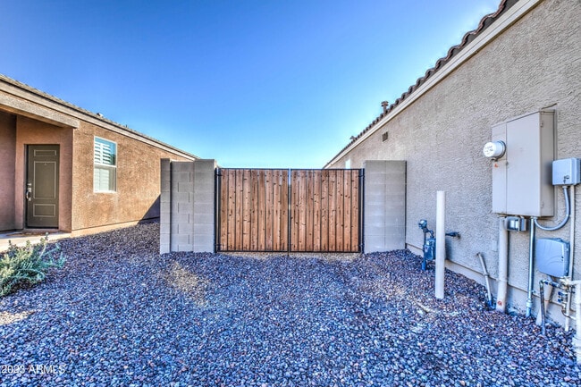 Building Photo - 37061 N Sidewinder Dr