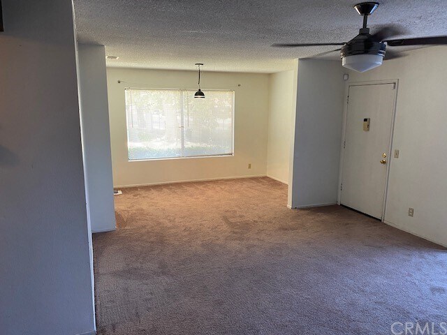 Building Photo - 1150 S Meadow Ln