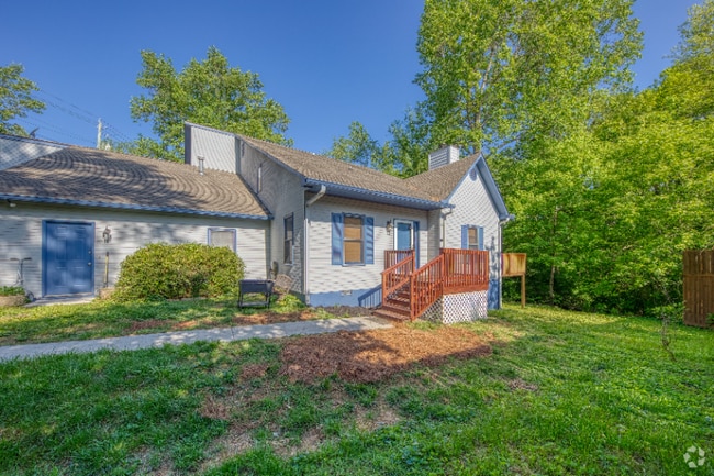 Building Photo - 8013 Middlebrook Pike