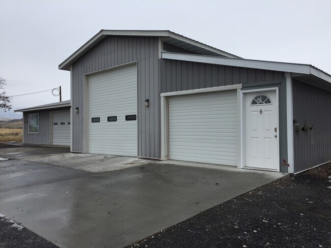 Building Photo - Residence with Large Shop in Ephrata