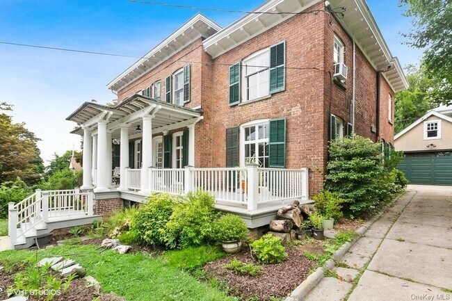 Building Photo - 33 McKeel Ave
