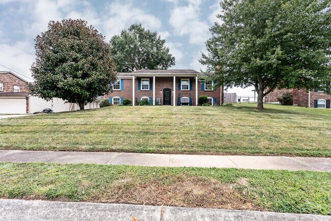 Building Photo - 705 Bon Aire Dr