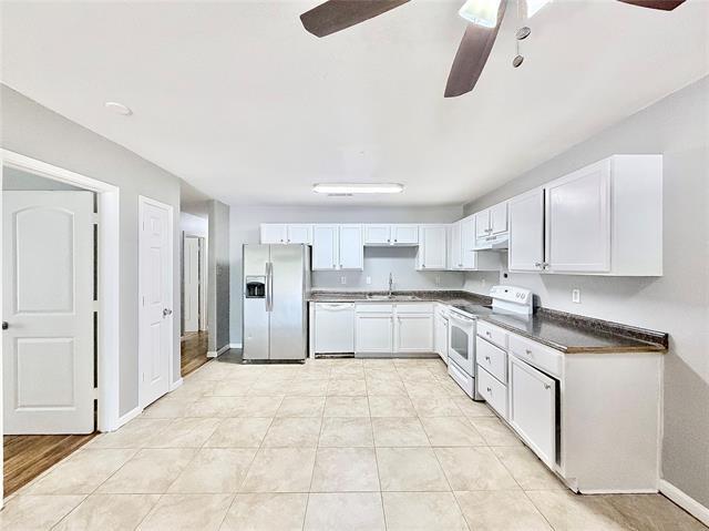 Foto del edificio - 4338 Forest Point Dr