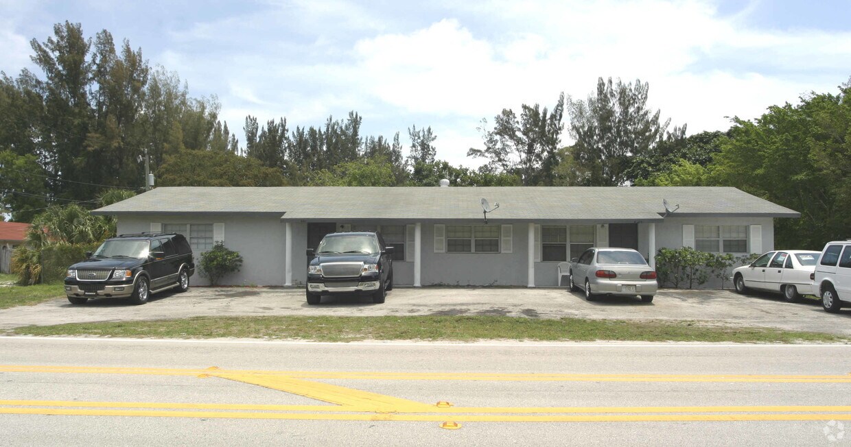 Primary Photo - Davis Road Apartments