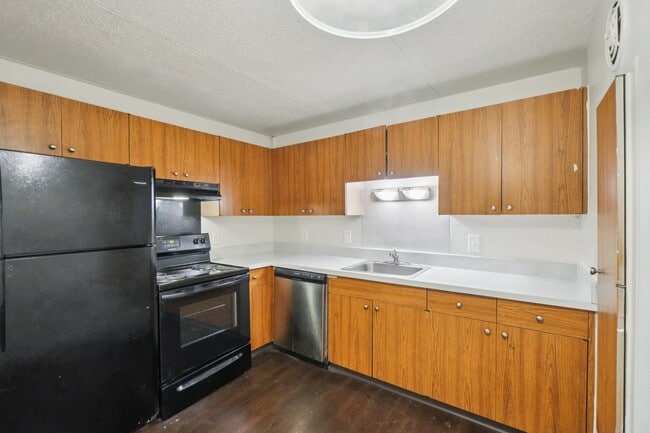 2b. 1 bath Kitchen - The Heights of Southfield