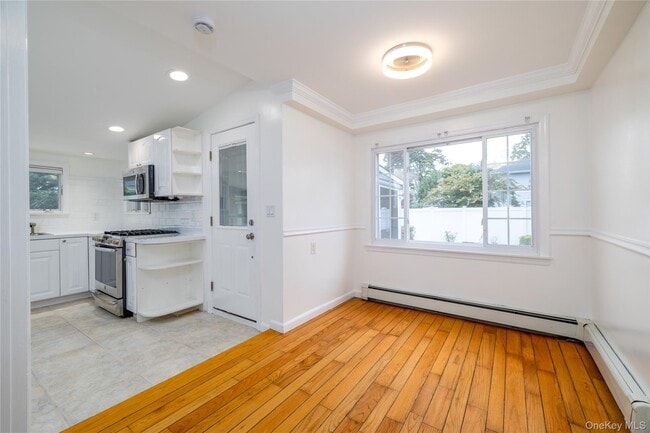 Building Photo - 2444 Bayview Ave