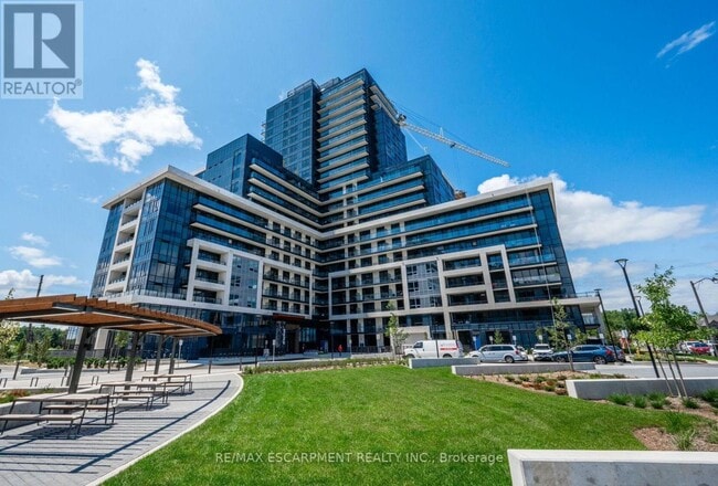 Building Photo - 3220-3220 William Coltson Ave