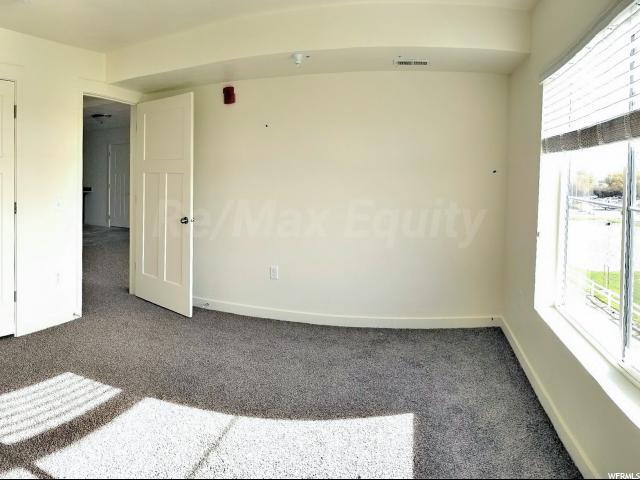 Building Photo - 747 E 550 S