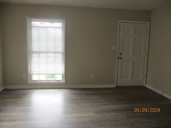 Building Photo - 9631 Arbor Dale Ave