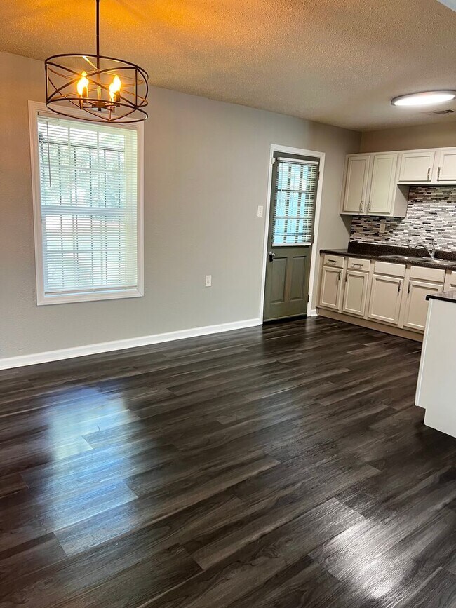 Foto del edificio - Very Nice Newly Rehabbed Home in Raleigh