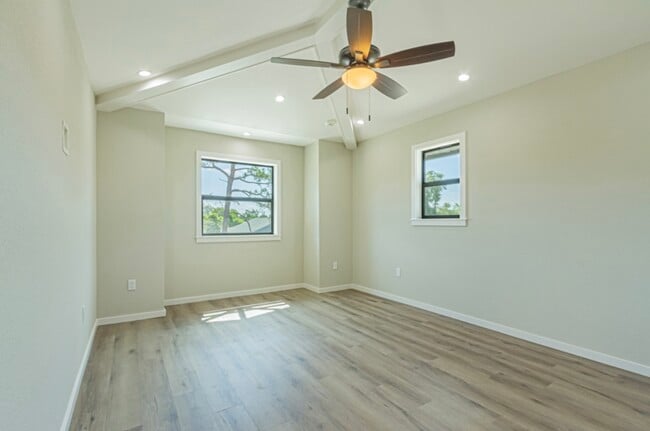 Foto del edificio - 3389 Seagrape Ave