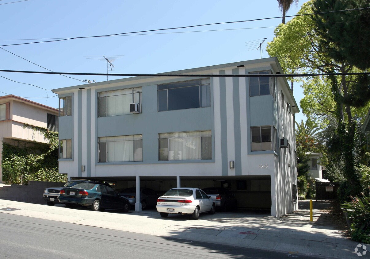 Primary Photo - 1616 N Martel Ave