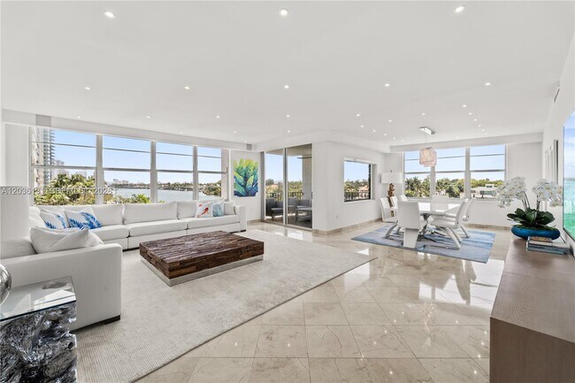 Building Photo - 5640 Collins Ave