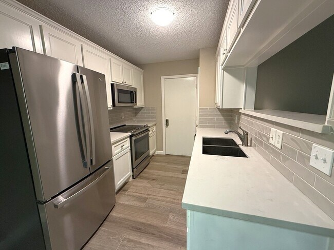 Foto del edificio - 15934 Blueridge Rd