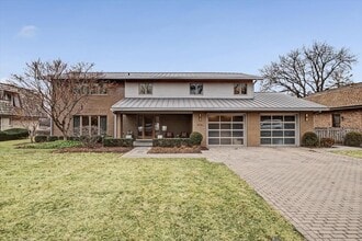 Building Photo - 2076 Valley Lo Ln