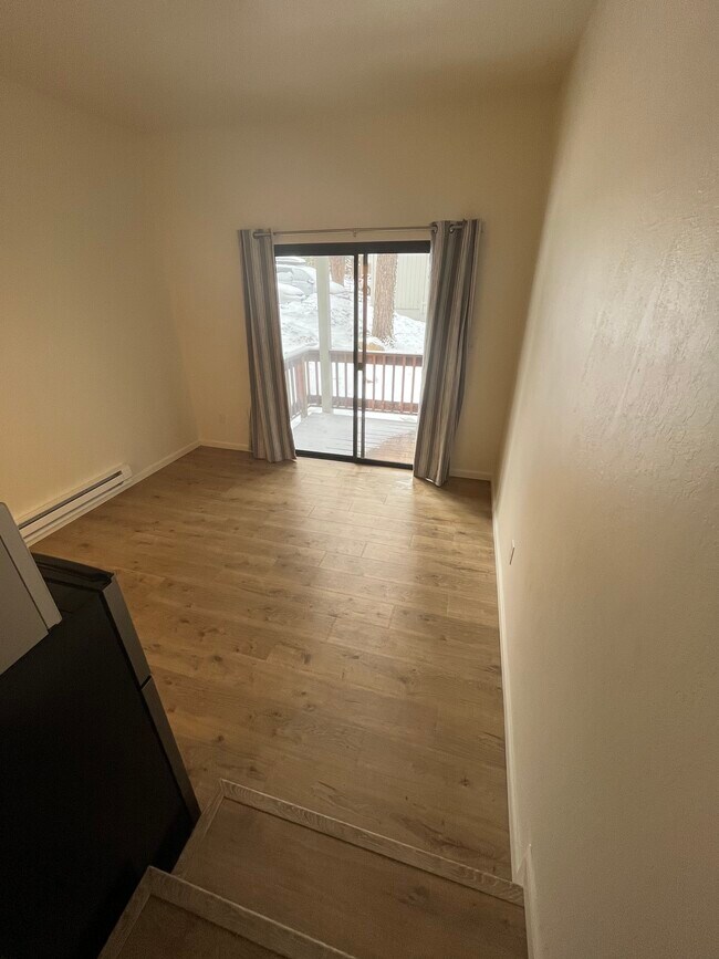 Building Photo - 807 Alder Ave