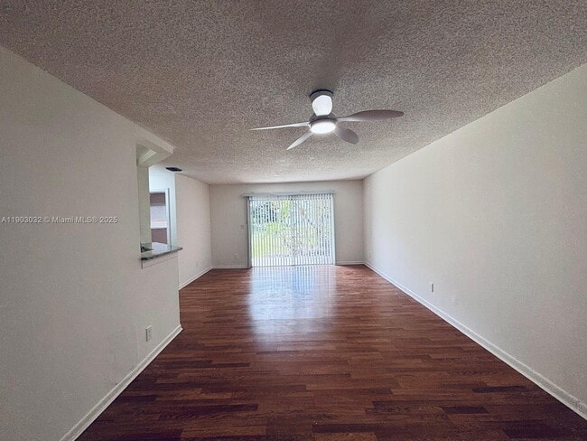 Foto del edificio - 3453 NW 44th St