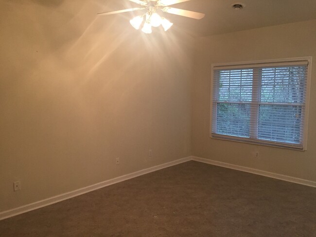 Foto del edificio - 2BR/ 2BA 1 Car Garage Condo in West Knox -...