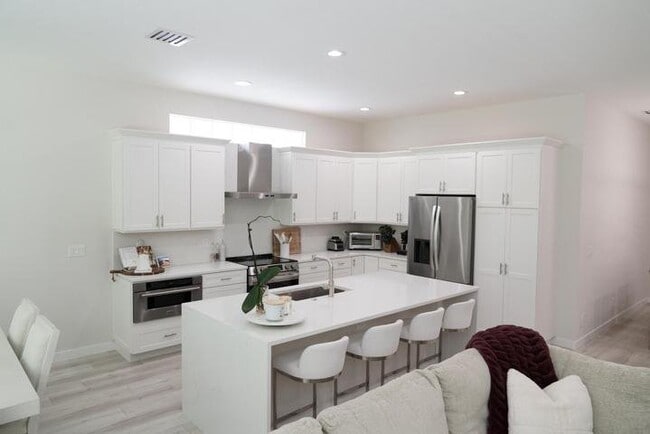 Building Photo - 5725 Via De La Plata Cir