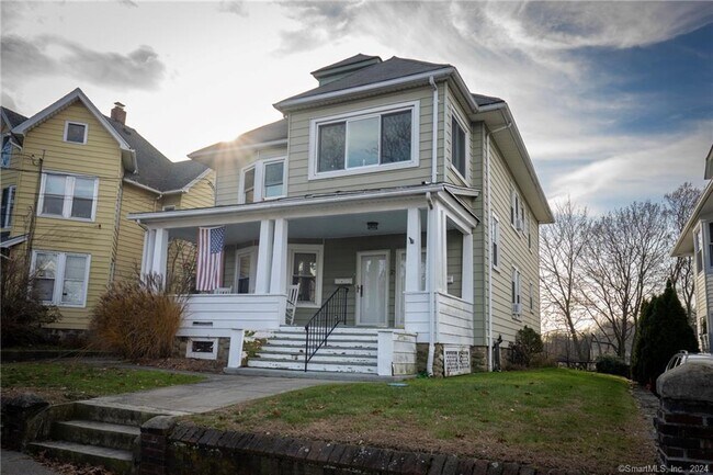Building Photo - 21 Quintard Ave